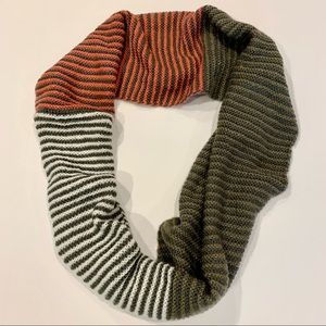 Pretty Persuasions Knit Infinity Scarf‎